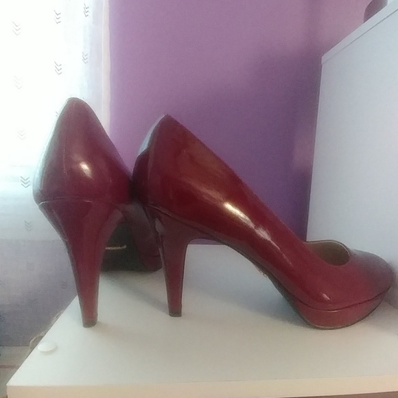 Heels - Picture 3 of 5